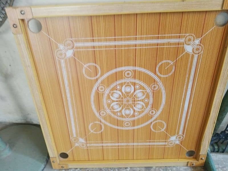 Carrom board 0