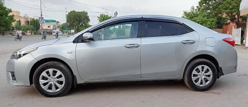 Toyota Corolla GLI 2015 Auto 8