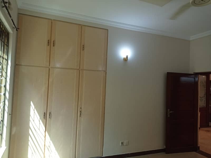 10 marla Full hous for rent wapda Town ph1 block f2 5