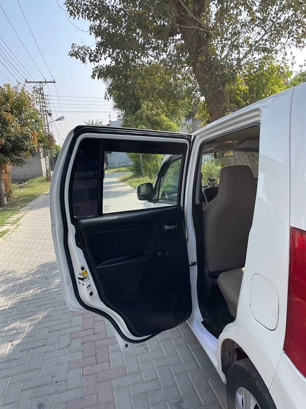 Suzuki Wagon R VXL 2017/18 13