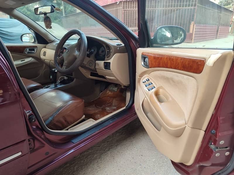 Nissan Sunny 2009 4