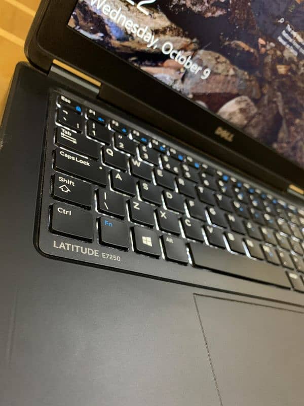 Dell Latitude i5 5th gen 8gb Ram 256gb SSD 2