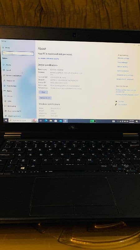 Dell Latitude i5 5th gen 8gb Ram 256gb SSD 7