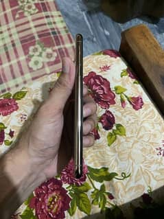 iphone xs max 512gb Golden colour factory unlock read all description 0