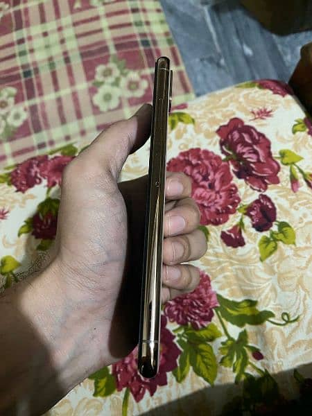 iphone xs max 512gb Golden colour factory unlock read all description 3