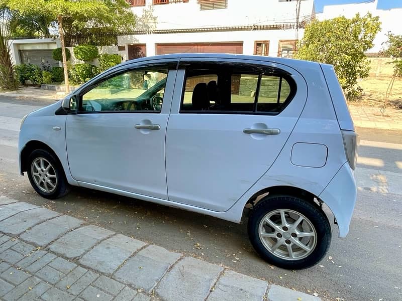 Daihatsu Mira 2013 1