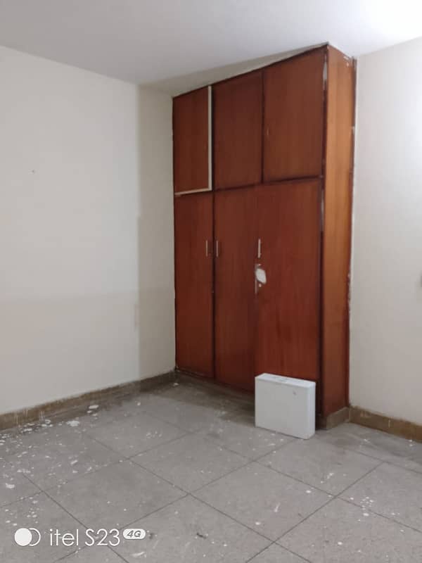 10MARLA 3RD FLOOR PORTION FOR RENT IN ALLAMA IQBAL TOWN 8