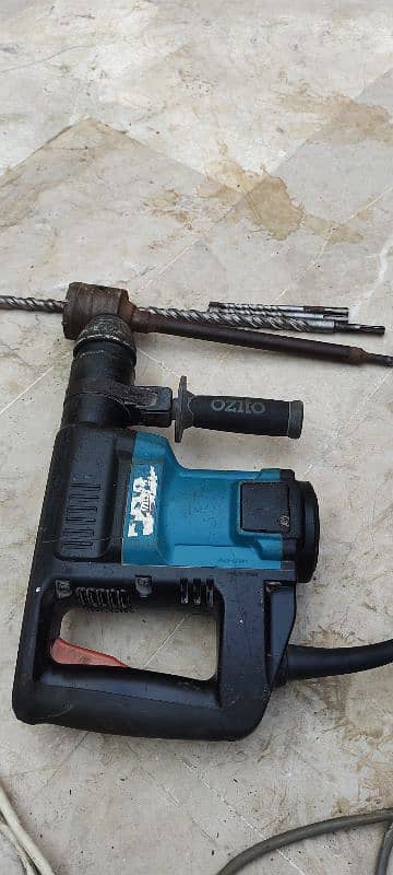 makita hr3000c 8