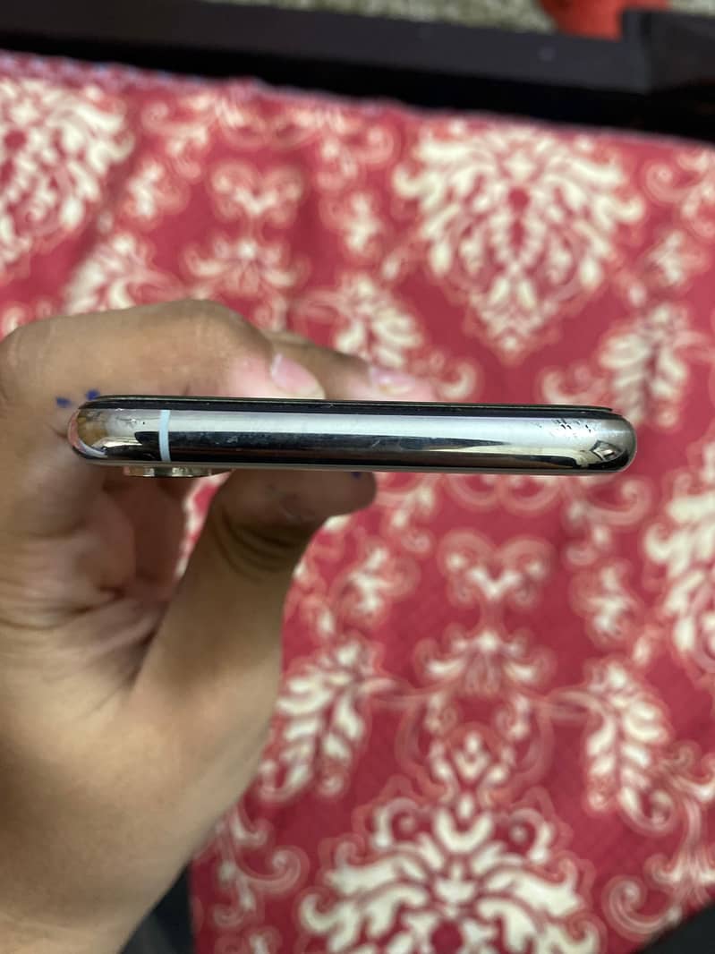 iPhone XS 64GB Non-PTA 4