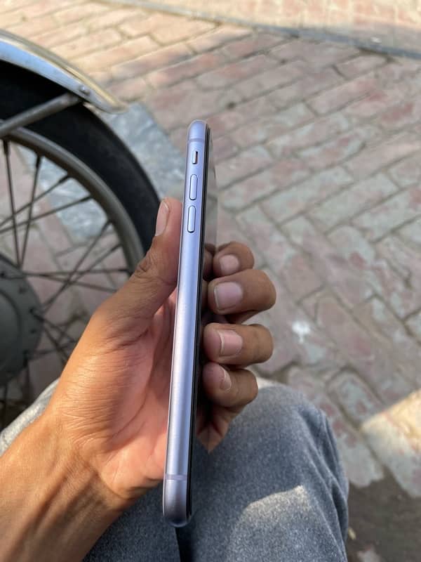 iPhone 11 128gb Factory Unlocked 7