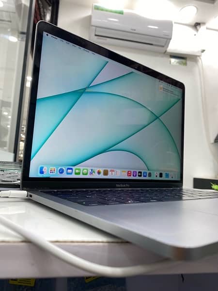 MACBOOK PRO 2016 13 INCHES 16GB Ram 512GB SSD 1