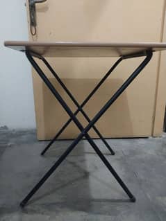 folding table