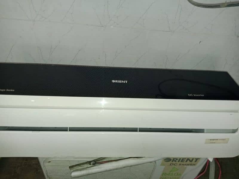 DC inverterOrient AC condition 10 by 10 urgent sale 3