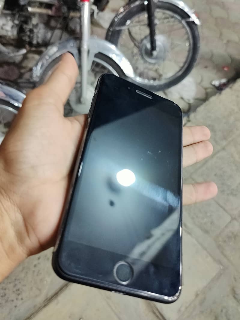 Iphone 7Plus Contact through WhatsApp 8