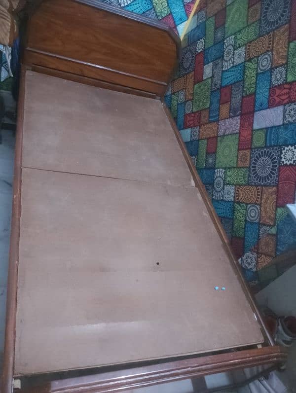 single bed of wood 0