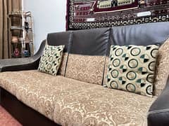 Beautiful and relaxing set of sofas available at a reasonable price!!