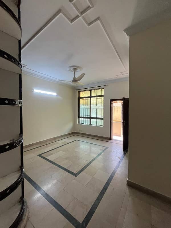 to bedroom upper portion 10 Marla for rent demand 80000 4