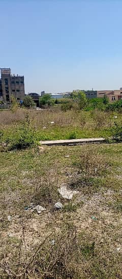 8 Marla Ready Commercial Plot Is For Sale 0