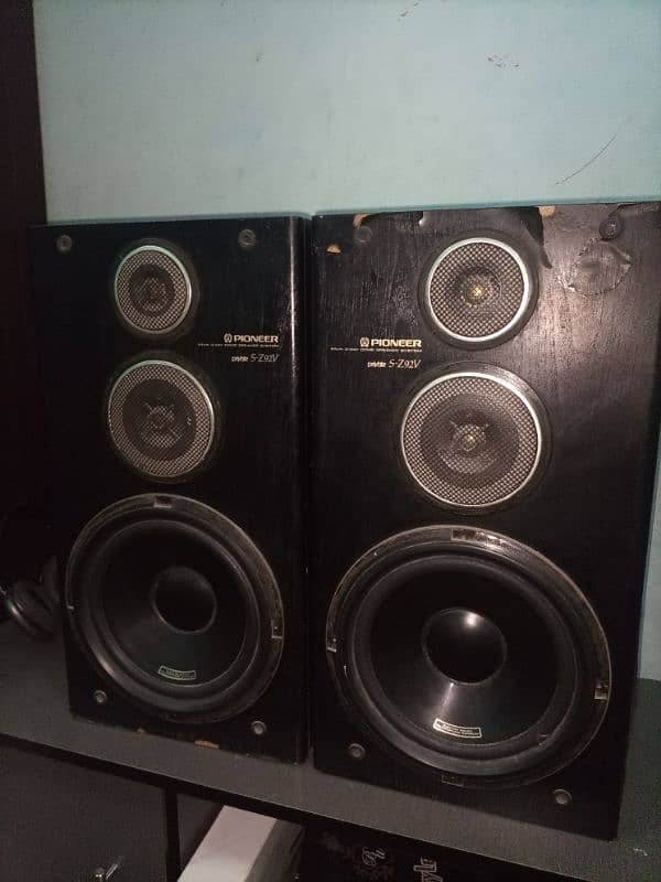 speakers good condition 2