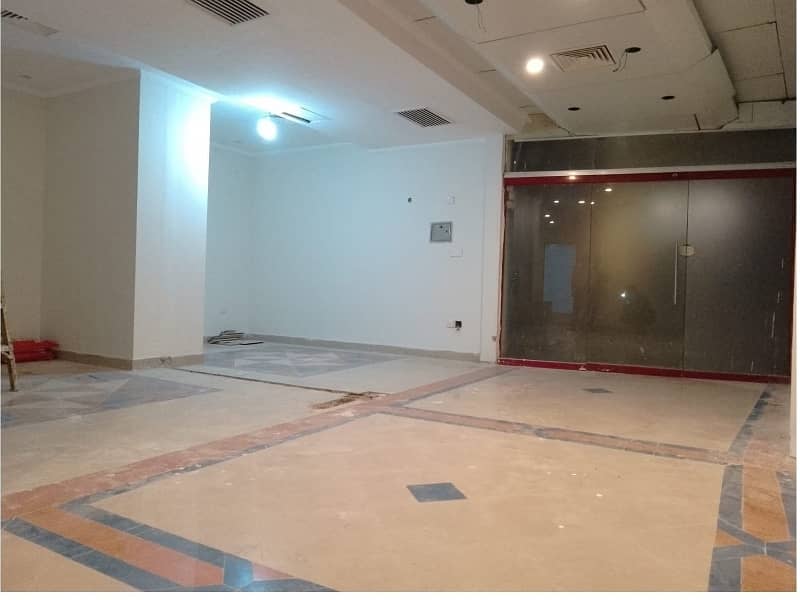 Area 1300 square Feet Brand New Corporation Office Available For Rent in Gulberg 3 Lahore 4