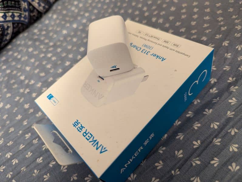 Anker 313 Charger (30W) Just box Open 0