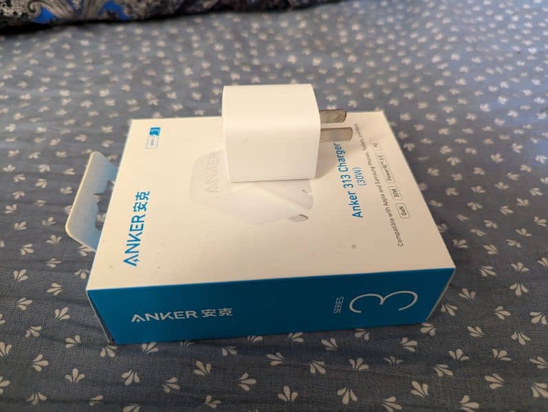 Anker 313 Charger (30W) Just box Open 1