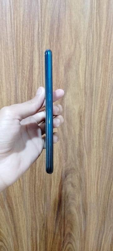 vivo y11 with box charger 10/10 condition 3