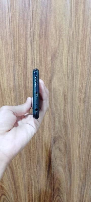 vivo y11 with box charger 10/10 condition 4