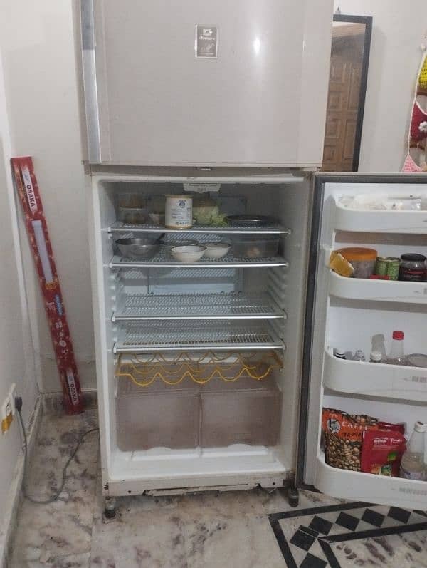 Dawlance 16 cubic ft Refrigerator fully functional for urgent sale. 3