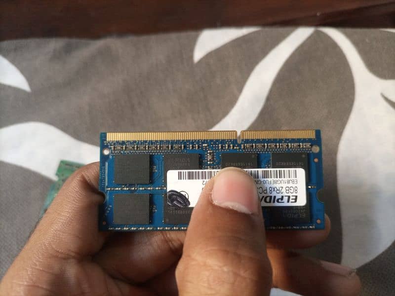 DDR3 8gb ram PC3L Elpida (Blue wali 8gb hai green one 4bg sold) 2