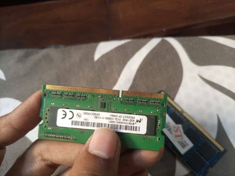 DDR3 8gb ram PC3L Elpida (Blue wali 8gb hai green one 4bg sold) 4