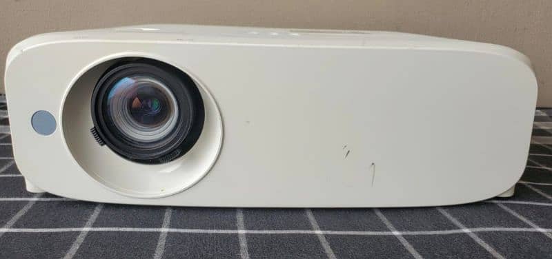 Projector WXGA ultra bright 1