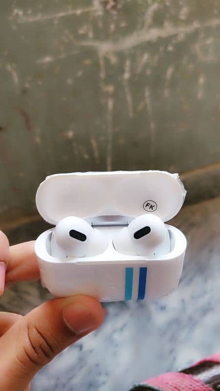 earpods 2nd Generation only 1 week use 1