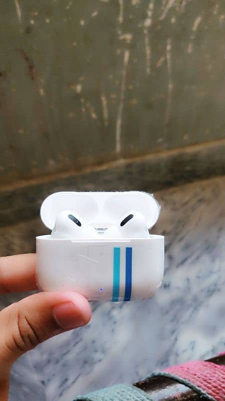 earpods 2nd Generation only 1 week use 2