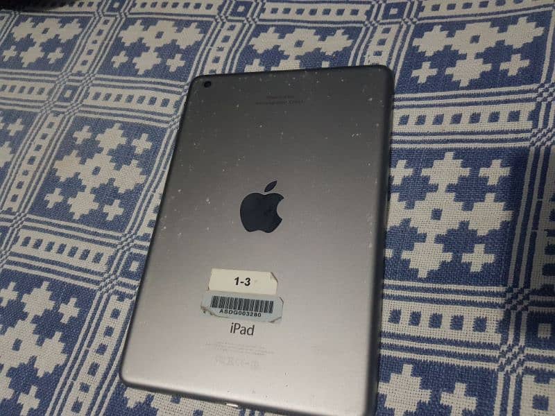 Apple i pad mini  for sale good working condition 1