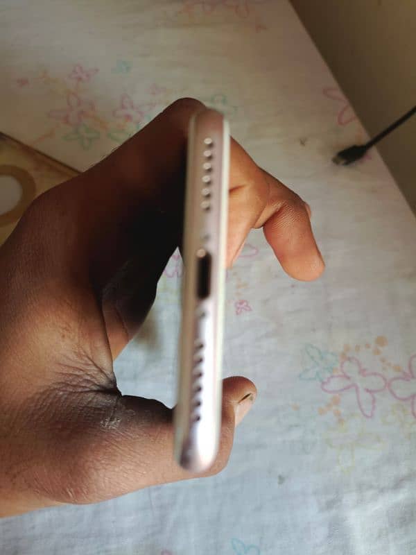 iphone 7 non PTA 4