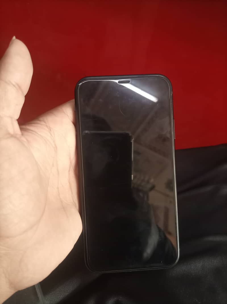 I phone xr 64 gb water pack 10 10 condition only battery 77 1