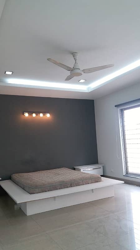 01 Kanal Slightly Used Well Maintained Like Brand New Bungalow For Sale In DHA Phase-4 Near To Park 21