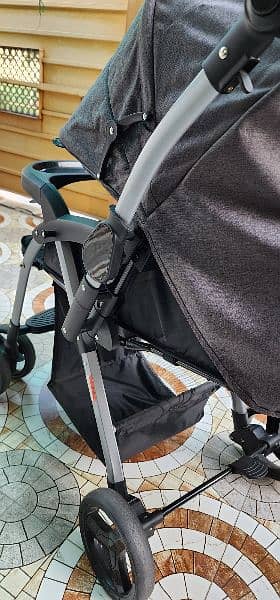 "MomSquad" Pram for babies 1