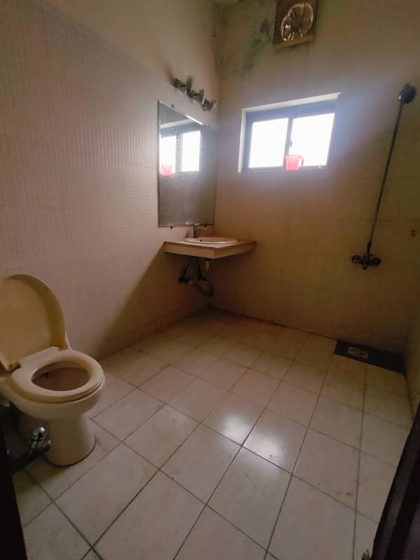 Levish Fully Furnished House Available For Long-Term!! Nearby Airport. 17