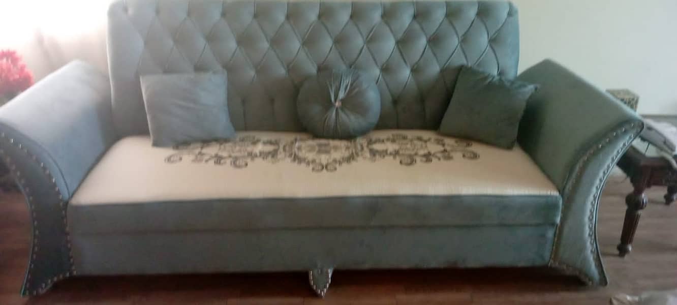 7 Seater sofa set for sale (Like New) 0