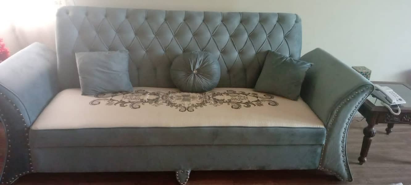 7 Seater sofa set for sale (Like New) 1