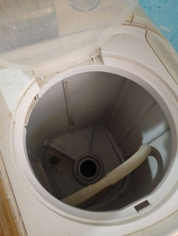 Haier washing machine drayer nhi hai moter wagera kuch bhi nhi hai 5