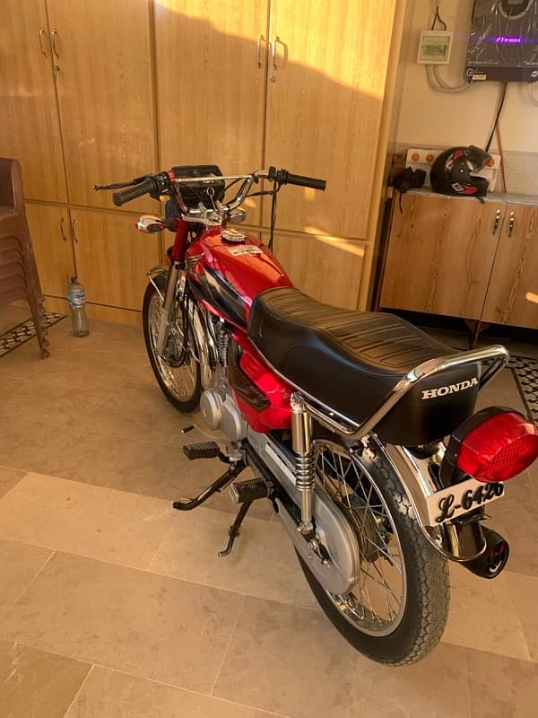 neat and clean Honda 125… only one hand use first owner 2