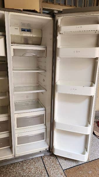 LG double door jambo size fridge 2