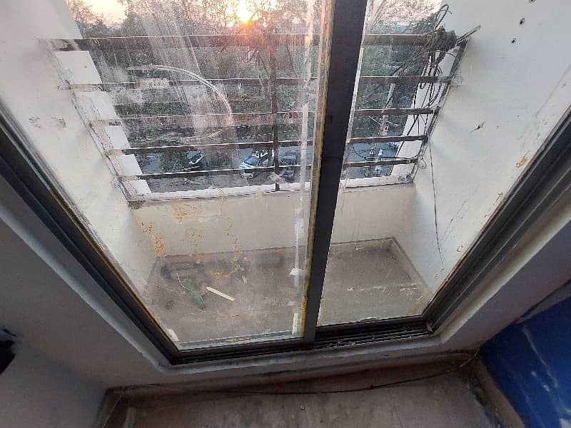 Corner Non Furnished Flat 2nd Floor For Sale In Block H3 Johar Town 8