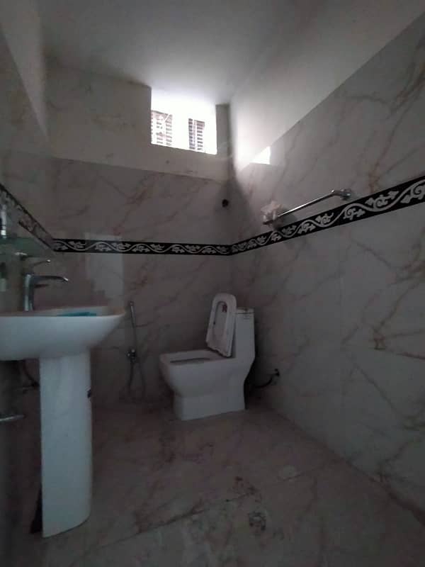 Property For rent In Gulberg 2 Lahore Is Available Under Rs. 100000 8