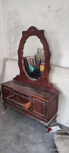 showcase and dressing table