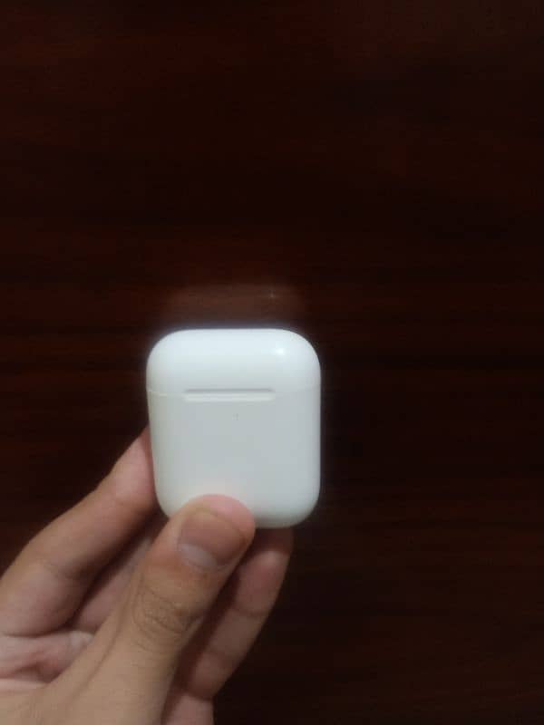 Apple airpods 0