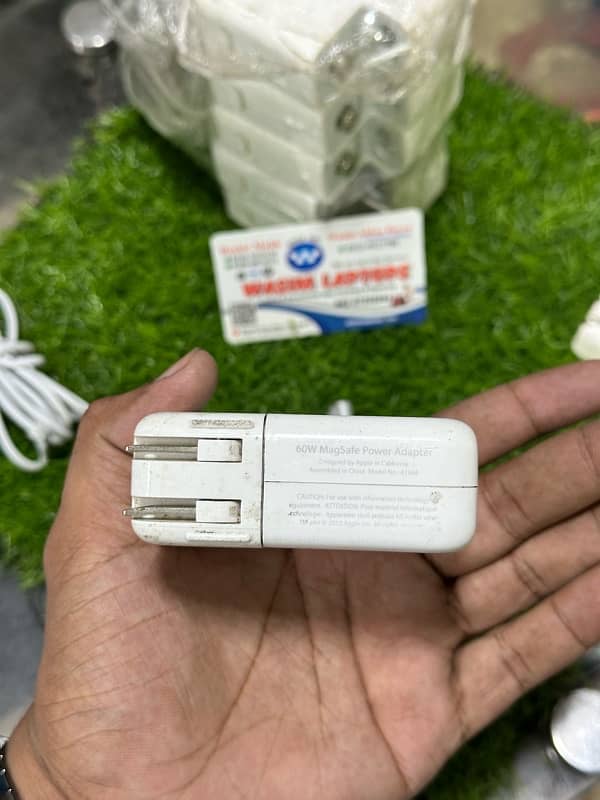 MagSafe Apple 60W  Power Adapter 2